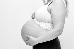 Wady i zalety stosowania oleju CBD w ciąży